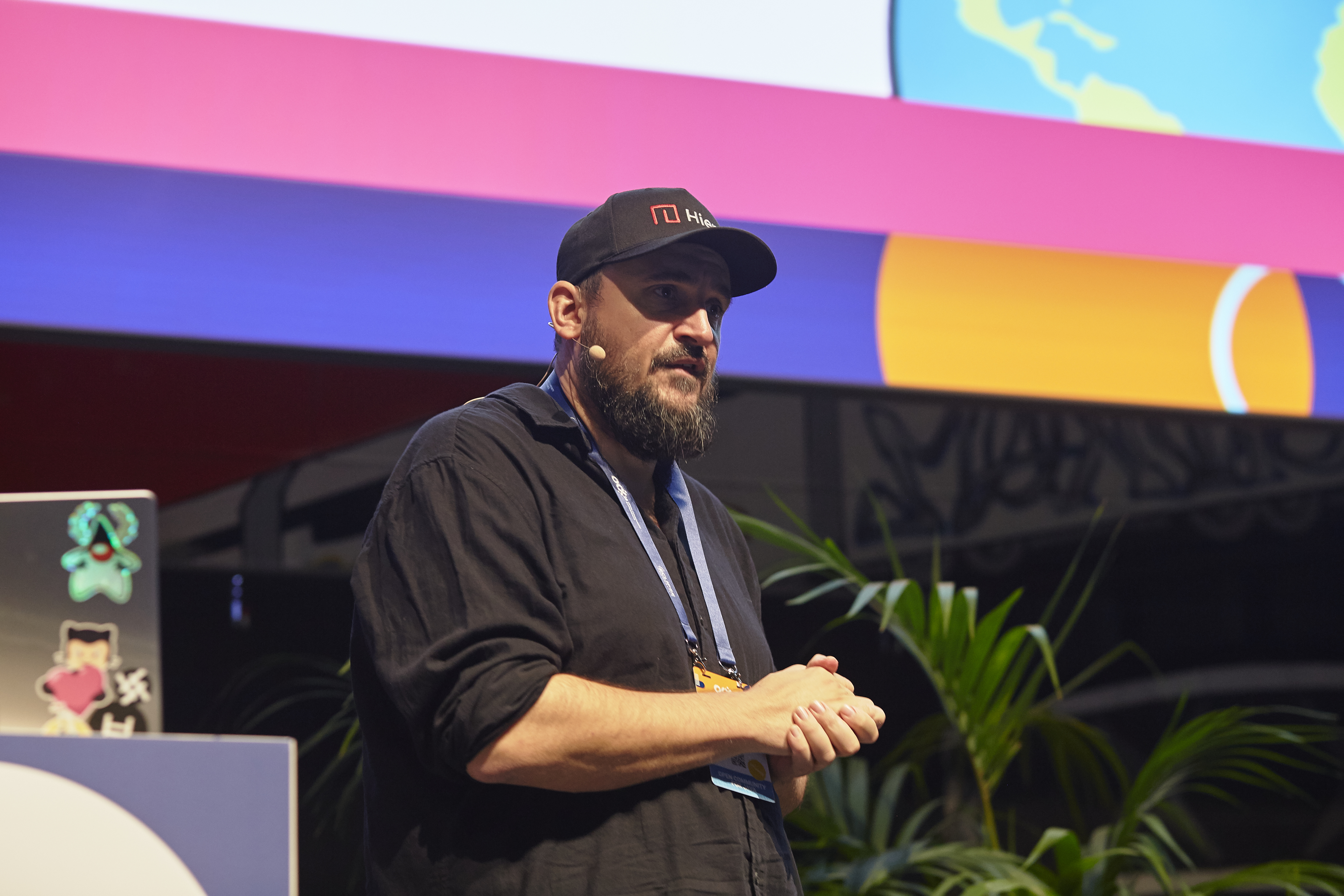 Hendrik Ebbers speaking about Open Source Foundations at OCX